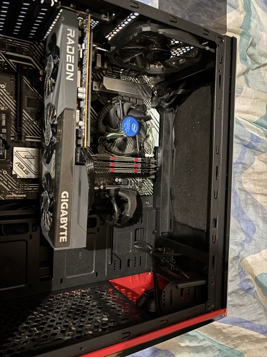 KOMPUTER DO GIER RX 6600 i5-10400F 24GB RAM SSD + HDD Windows 11