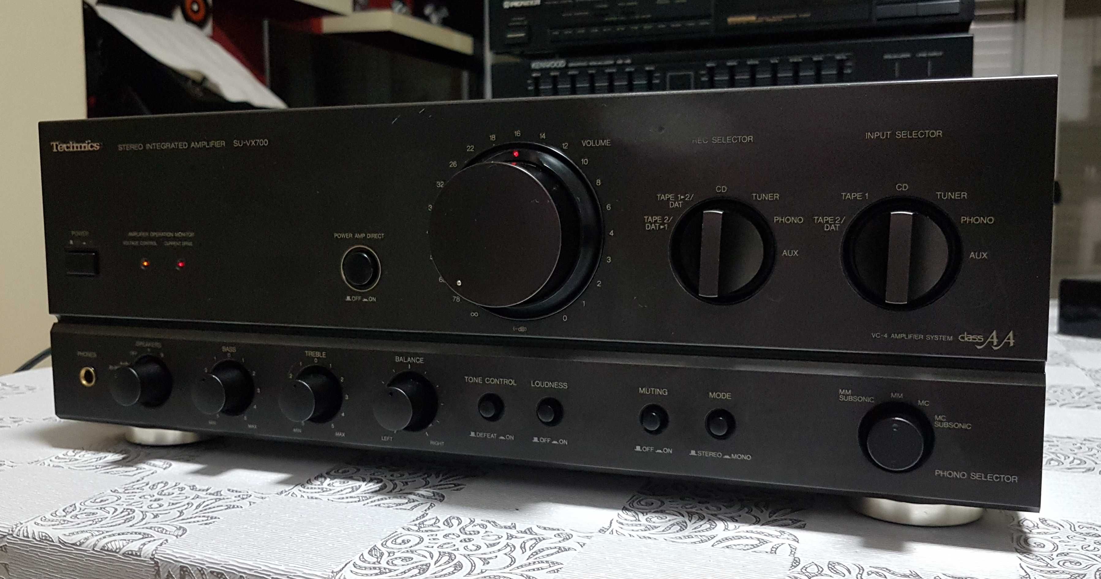 Amplificador estéreo integrado Technics SU-VX700 de 90 watts por canal