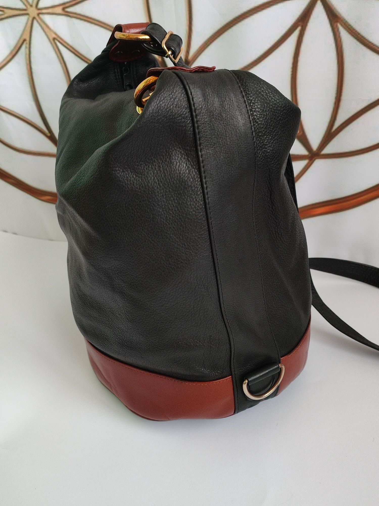 Шкіряна жіноча сумочка - рюкзак Roberto
