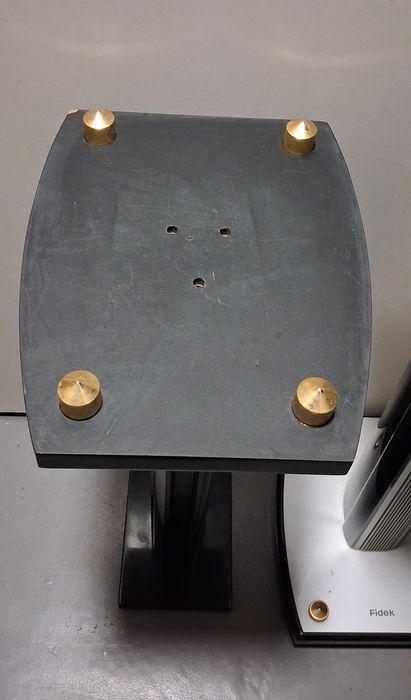 Stojaki pod kolumny Fidek