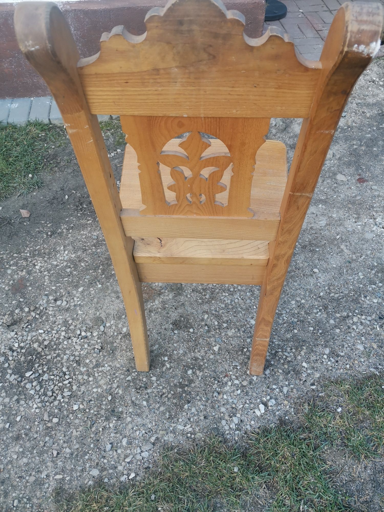 Krzesło goralskie z jesionu