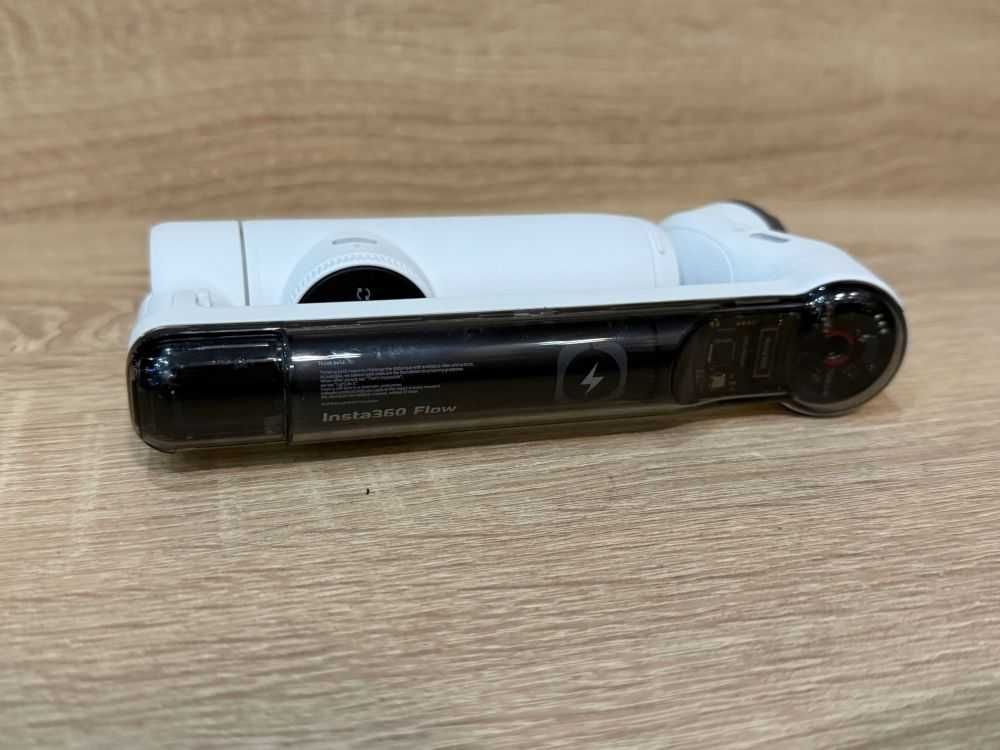 Stabilizator elektroniczny (gimbal) Insta360 Flow Creator Kit biały