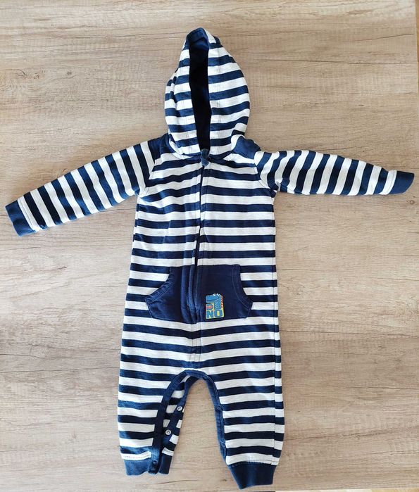 Ciepla piżamka z kapturem 86