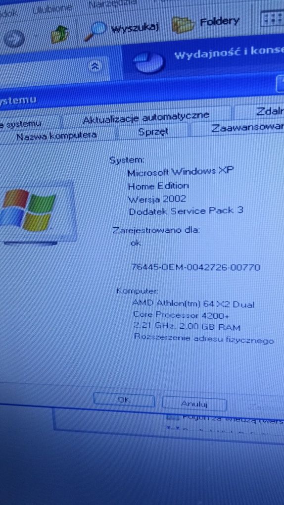 Komputer z monitorem