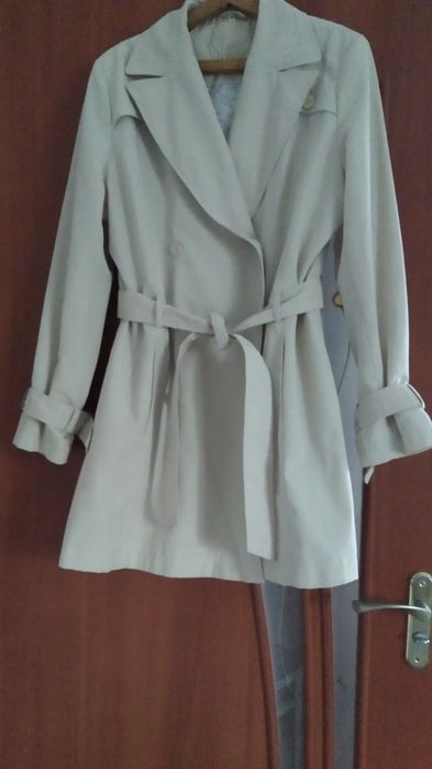 Продам жіночу куртку і тренч