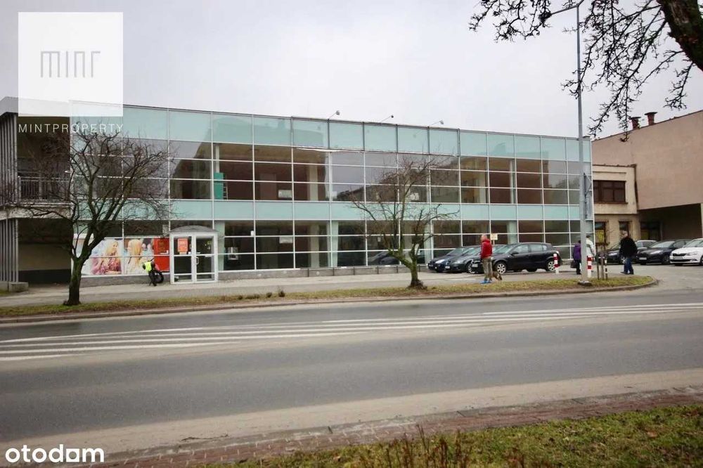 Budynek Lokal Handlowo-Usługowy w centrum
