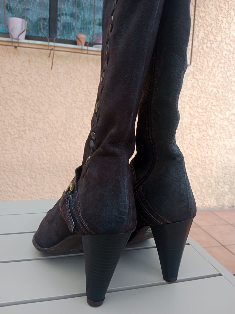 Botas altas novas 35