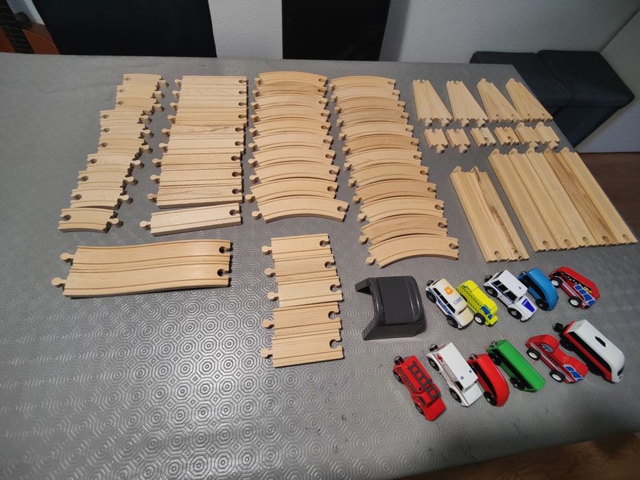 Pista de combóio de madeira IKEA