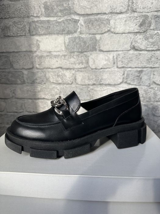 Нові лофери з натуральноі шкіри