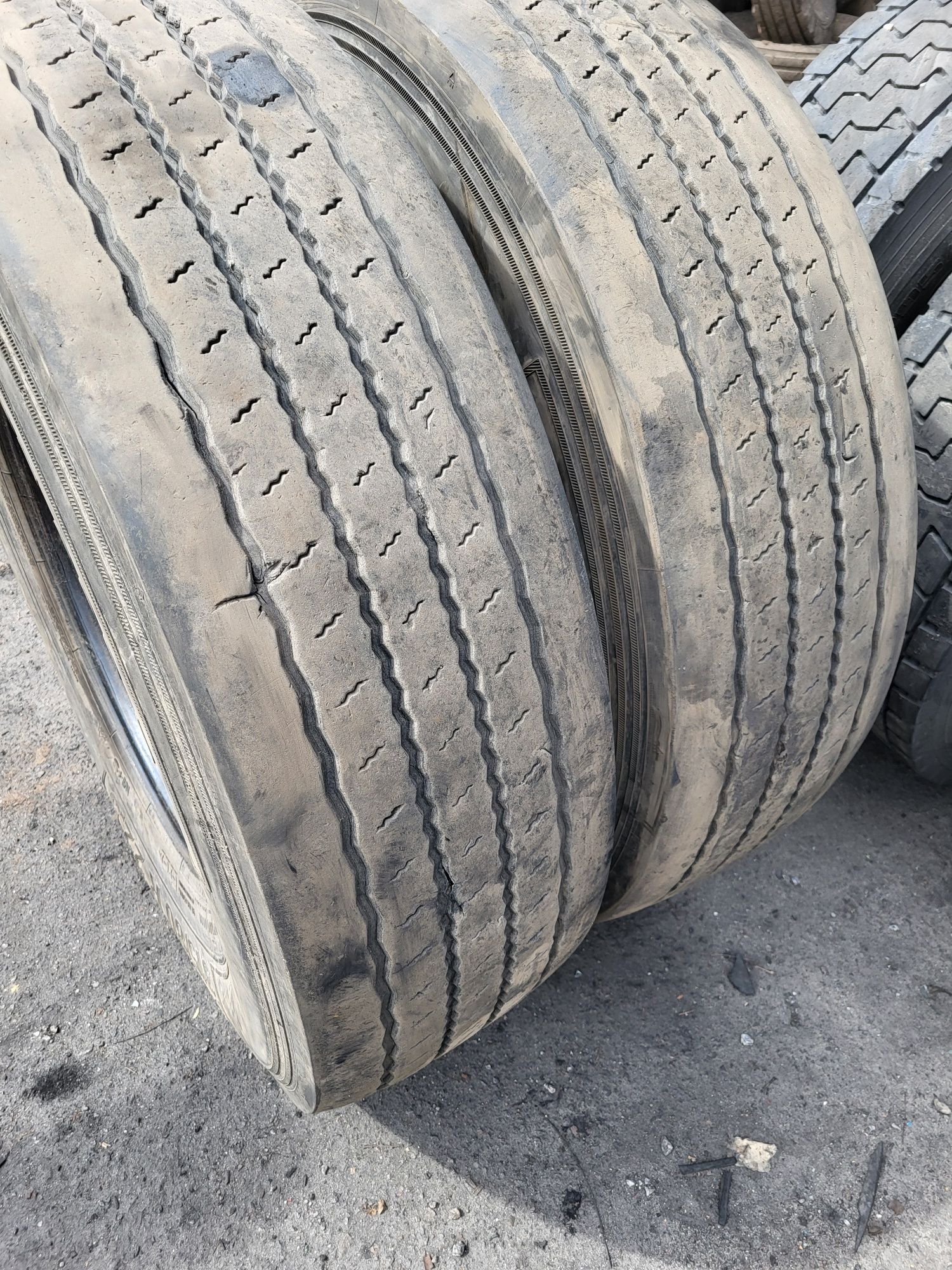 Продам шины б.у 315/80R22.5