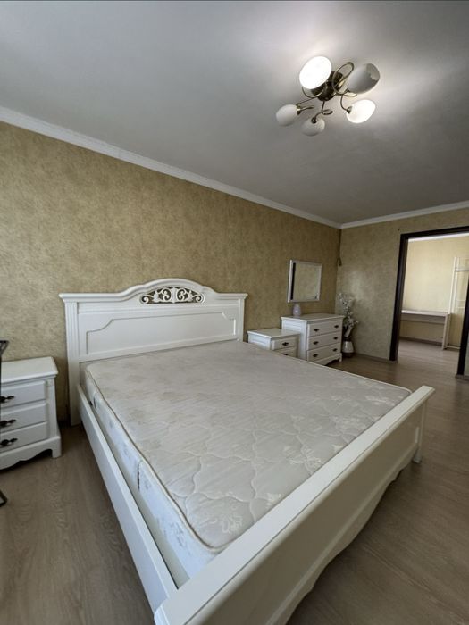 Оренда 2-3х кімнатної квартири Космонавтів від власника