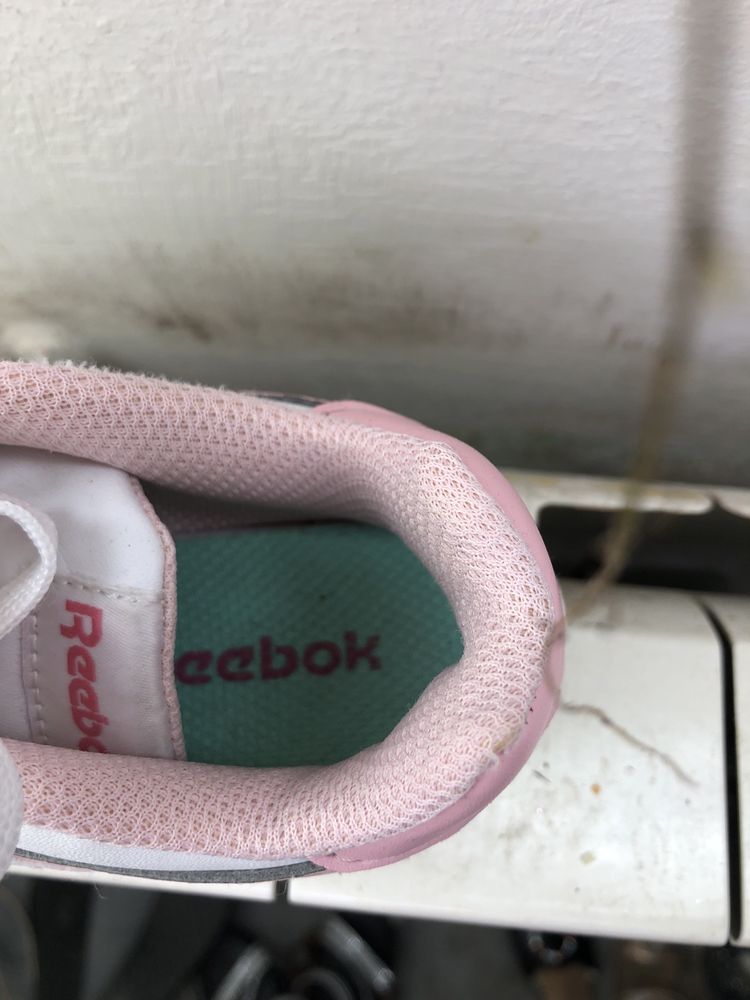 Buciki reebok roz 27