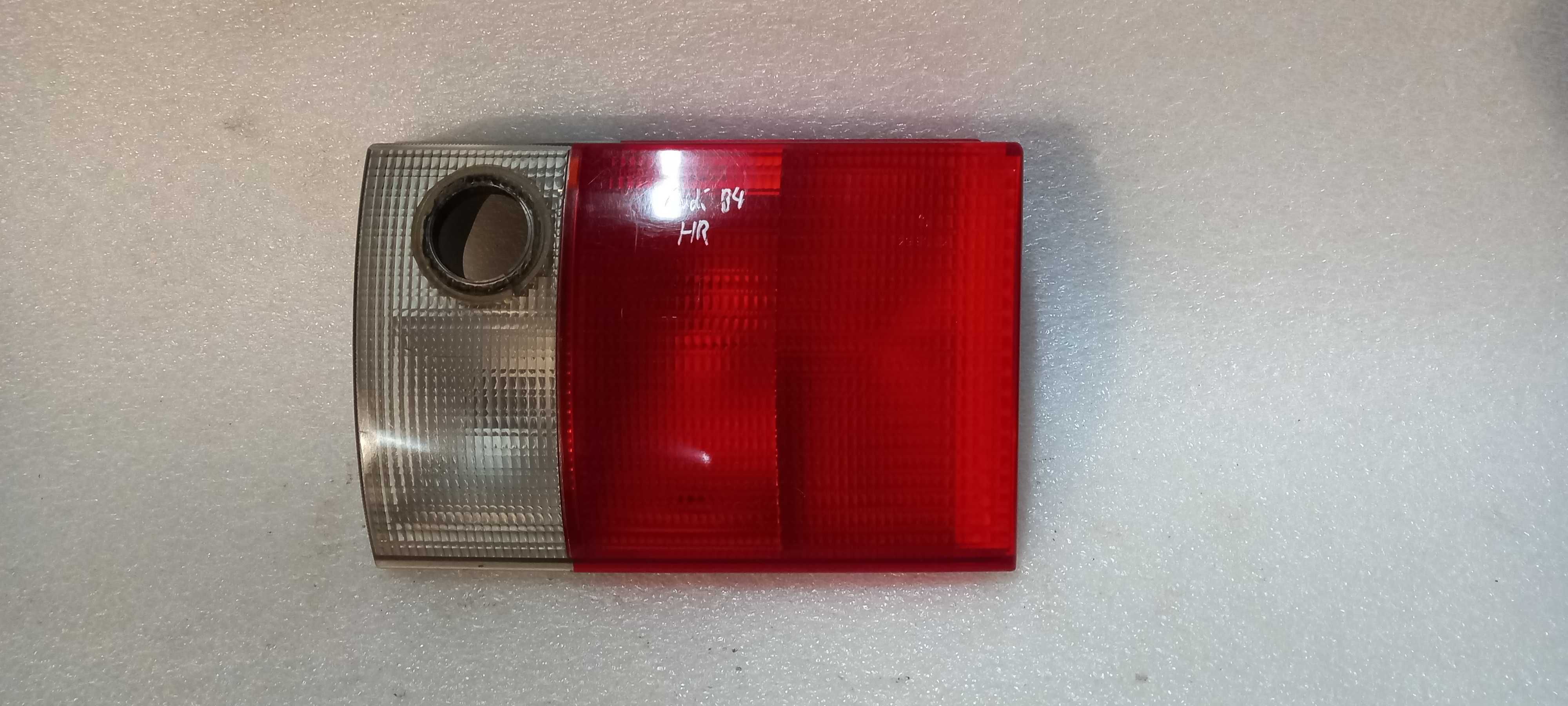 Lampa prawa tył w klapę Audi 80 B4 Sedan