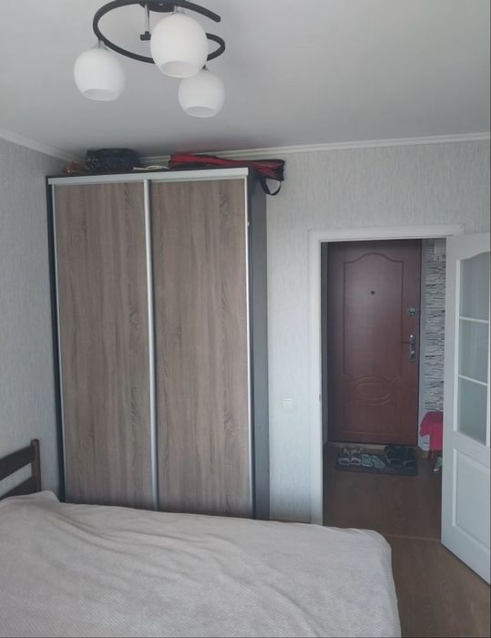 Продам 2-х комнатную квартиру левый берег Є-Відновлення. Ж