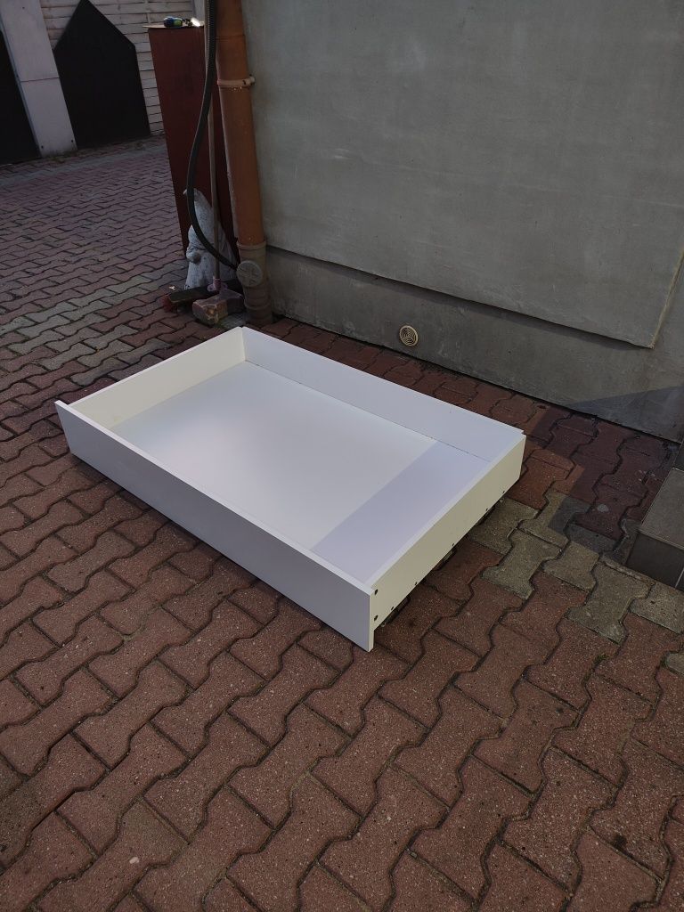 Szuflada pod łóżko
