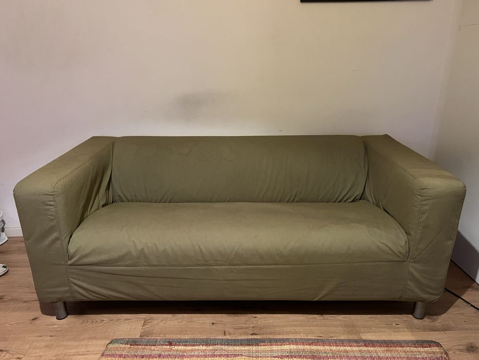 Sofá 2 lugares Ikea modelo Klippan