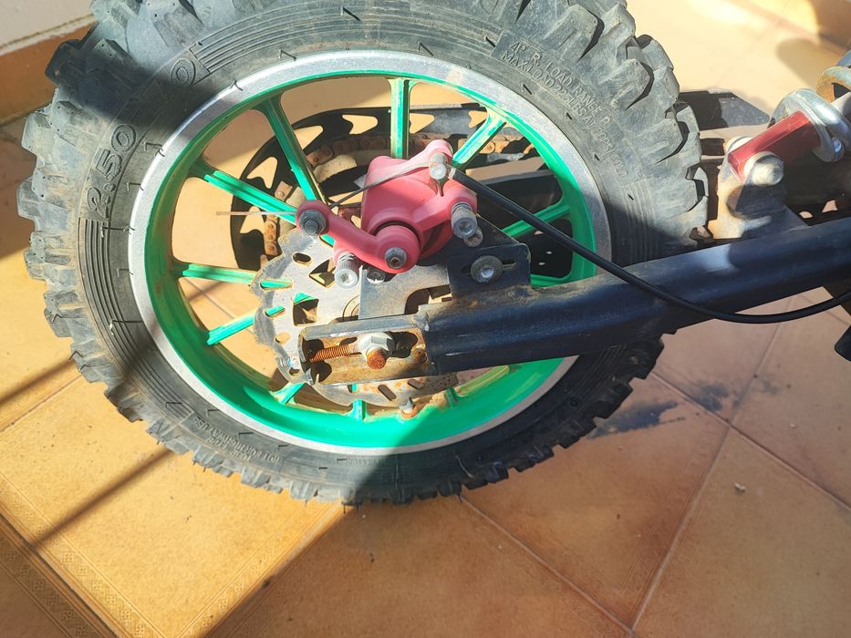 Mota criança a motor