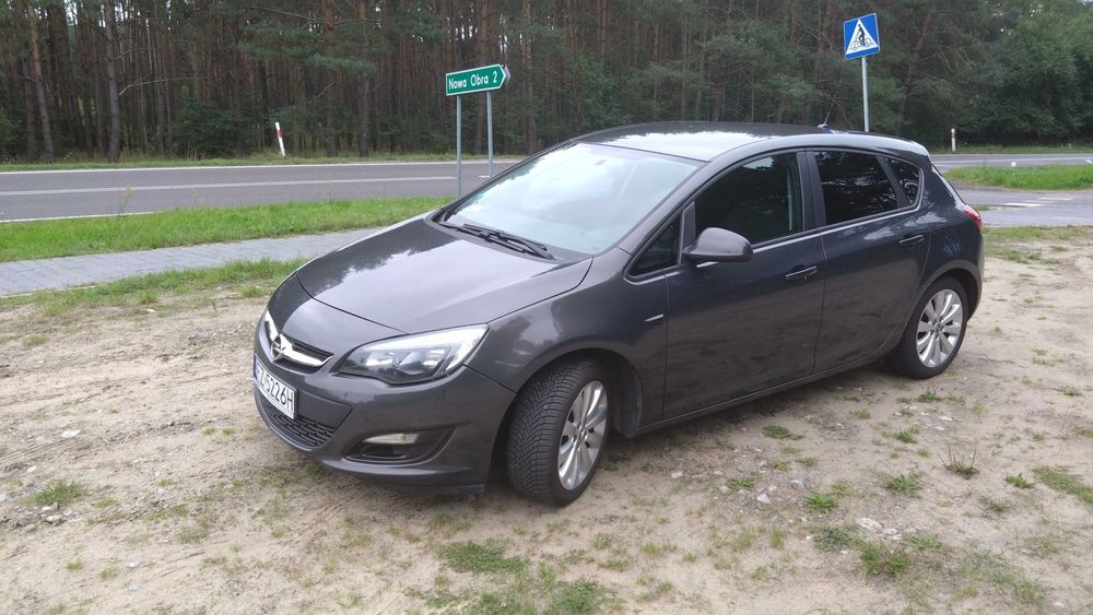 Astra 1,4, bardzo mały przebieg, technicznie igła