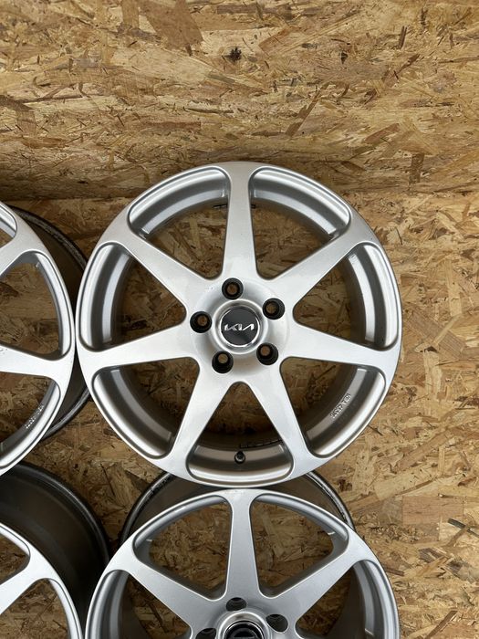 Диски5/114.3 R17 ET50 ЦО(діа)67.1 титани диски