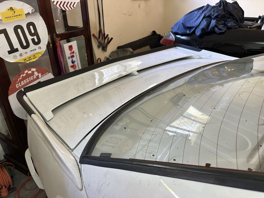 Vendo spoiler original Opel Manta 400 - em borracha