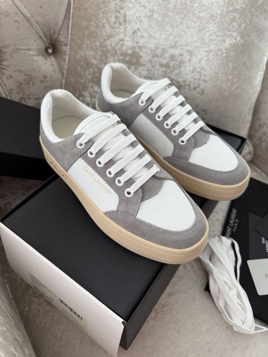 Шкіряні жіночі кросівки чорні, бежеві, темно-зелені бренд