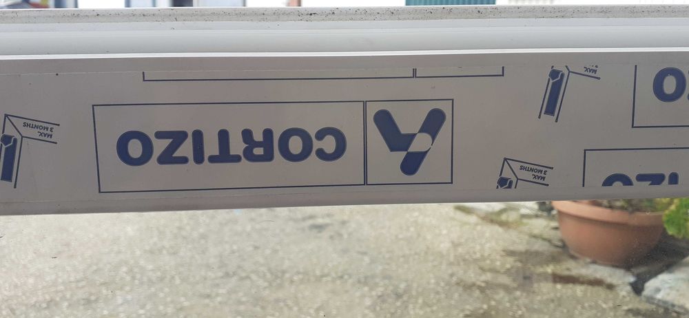 Vendo janela de pvc nova marca cortizo com vidro termico