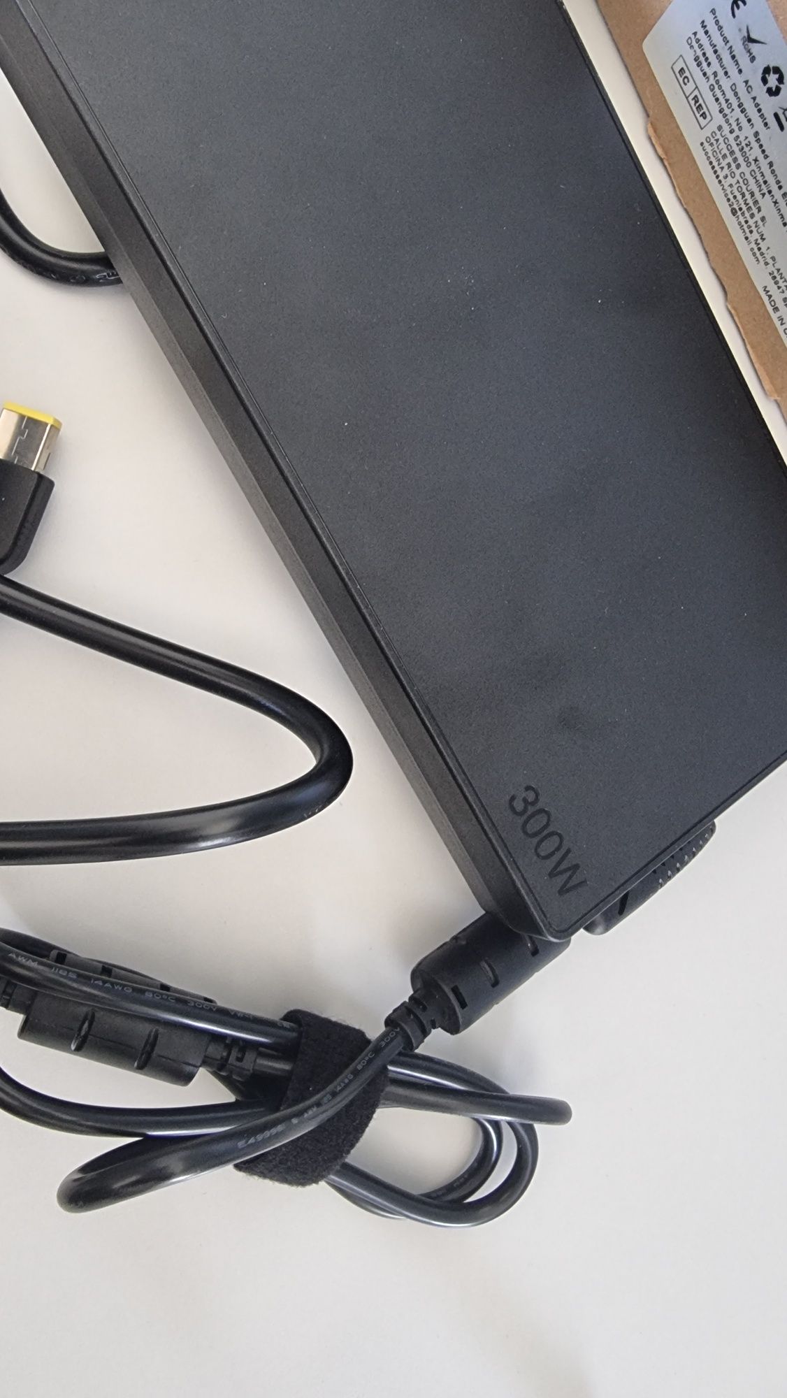 Ładowarka do laptopa  AD200150 do Lenovo, 300W, 20V, 15A zasilacz