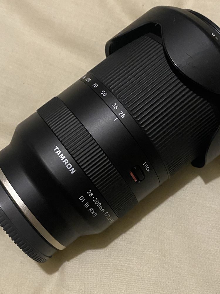 Objectiva Tamron 28-200mm Sony E mount