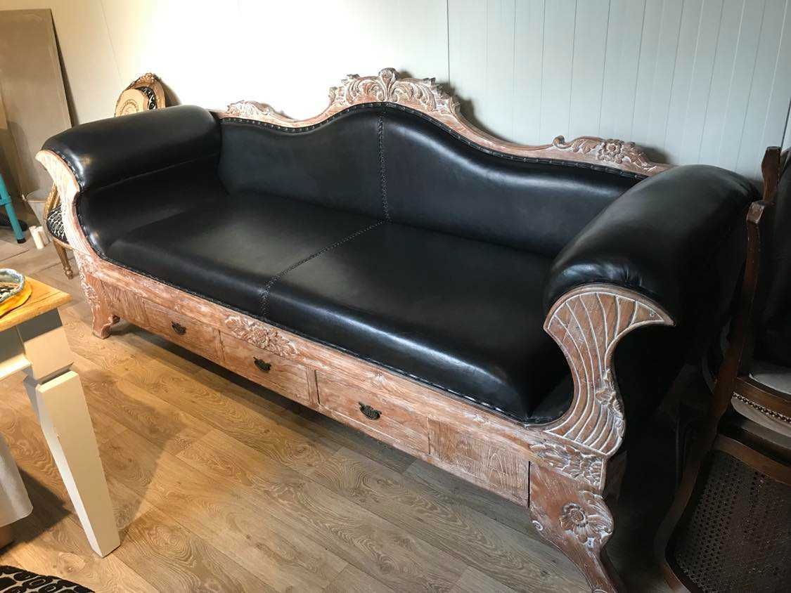 Drewniana sofa z czarną skórą styl Belldeco Riviera Maison