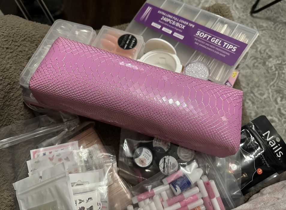 Продаю микс набор для маникюра — всё новое или почти новое!