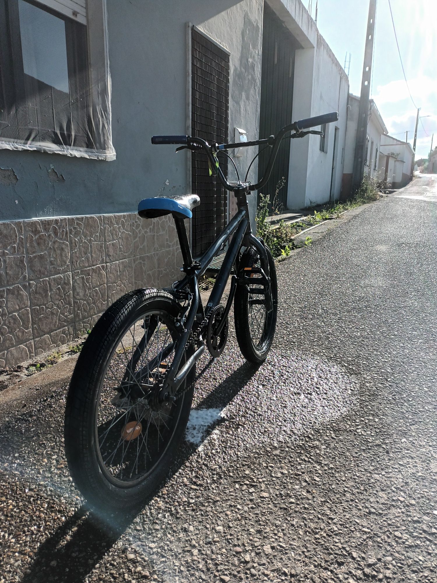 BMX de manobras aro 20 montadinha