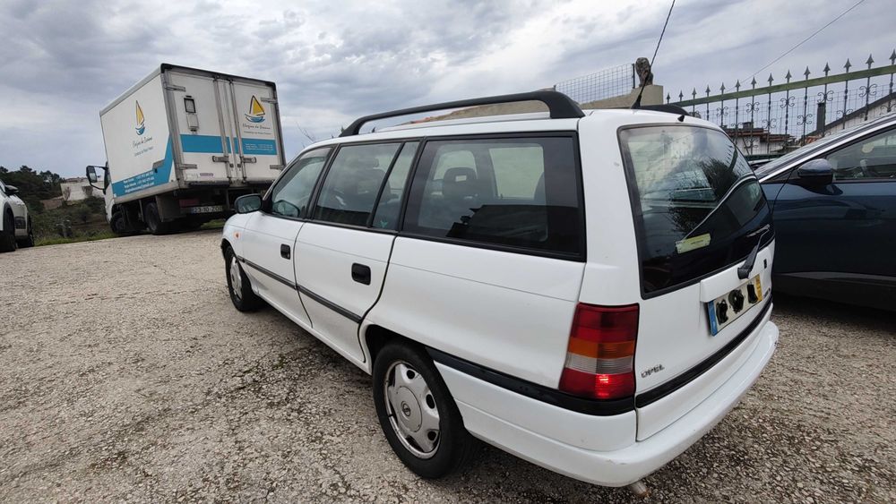 Opel Astra 1.4 carrinha 1998