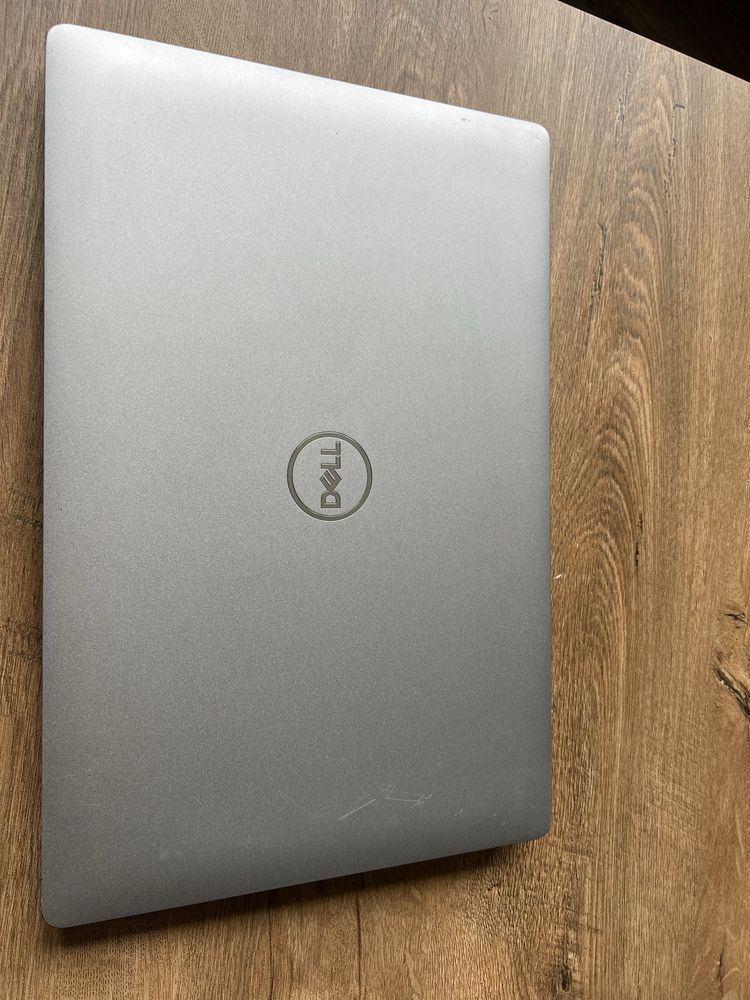 Dell 5510 i5 10310u 1920x1080 IPS