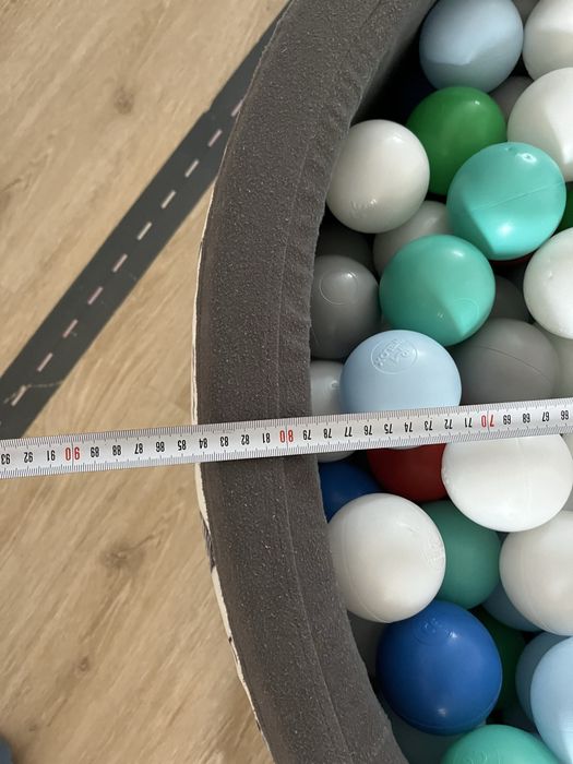 Basen z kulkami, suchy basen