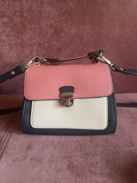 Сумочка  жіноча на плече…..