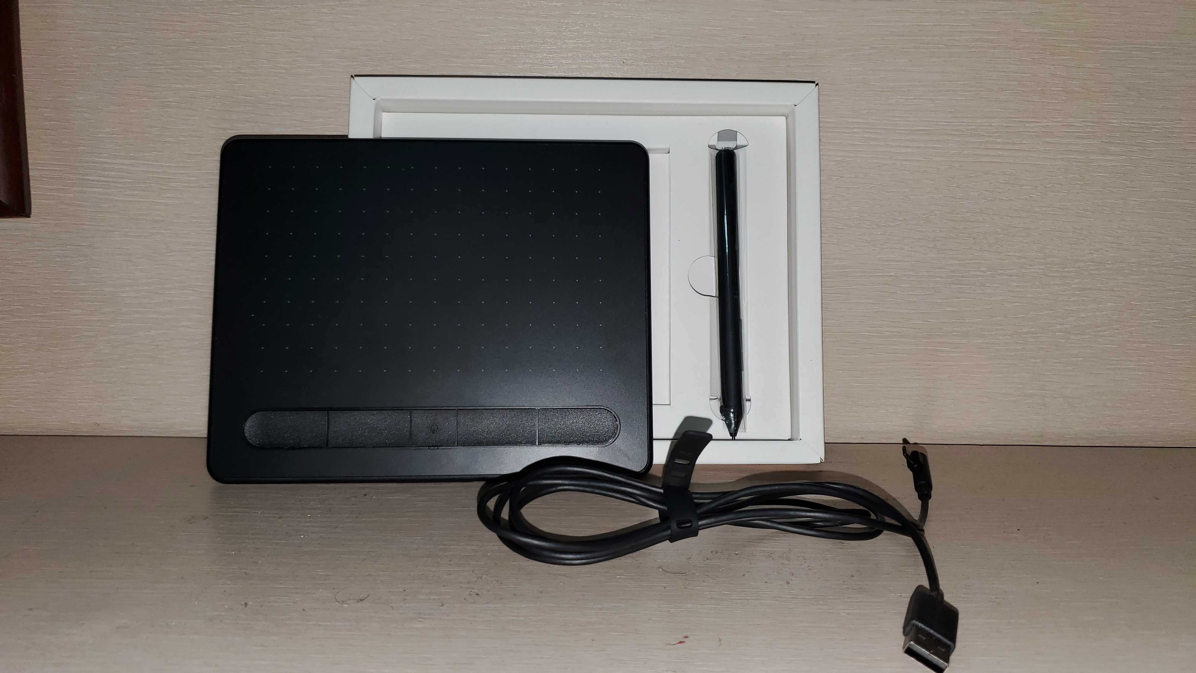 Графічний планшет Wacom Intuos S Bluetooth Black (CTL-4100WLK-N)