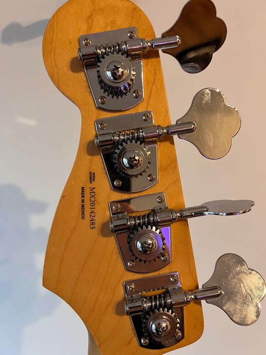 Fender Jazz Bass Player Tidepool + Hard Case