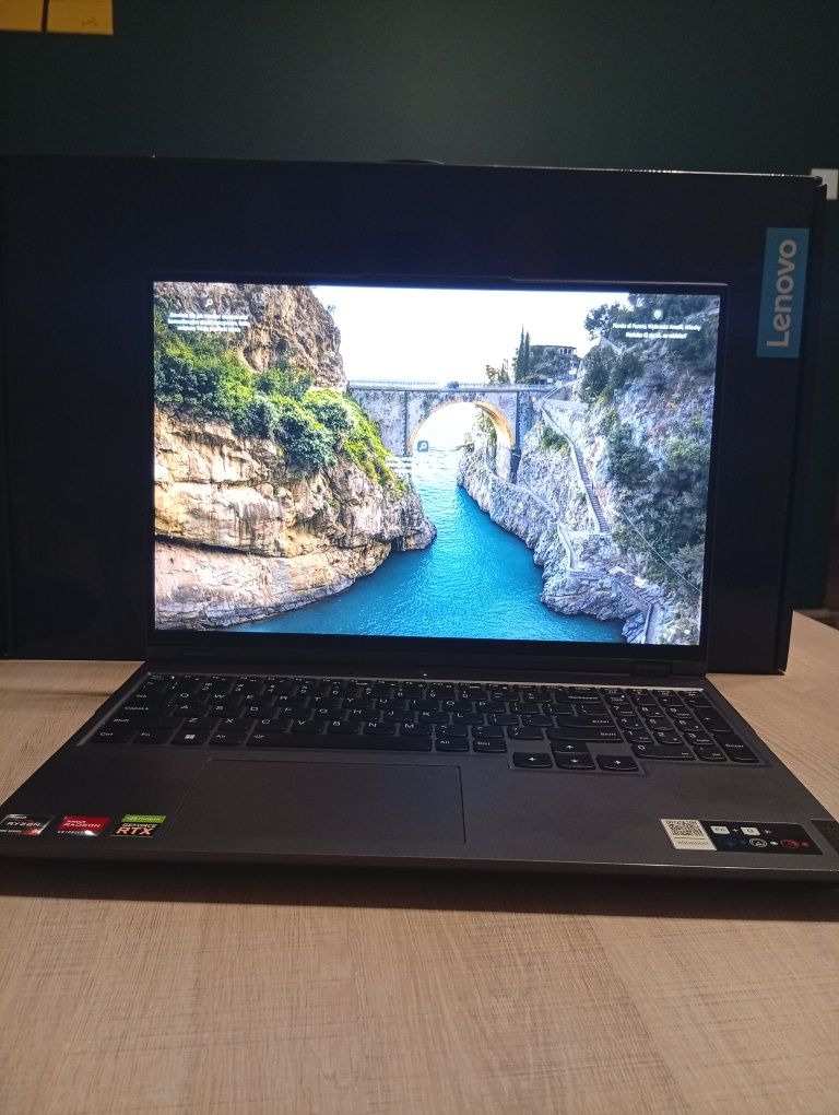 Lenovo Legion 5 Pro - RTX 3060 / Ryzen 5 / 16GB / 512GB SSD /