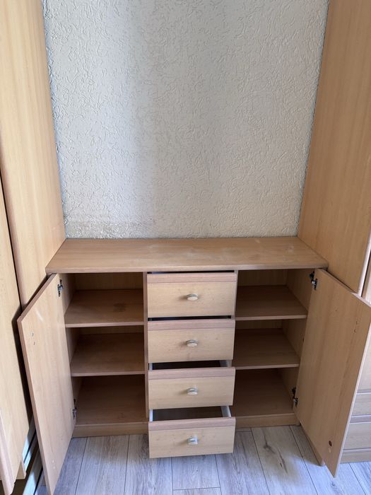 Продам стінку у вітальню, спальню, дитячу. Шафа,ліжко,тумба,комод