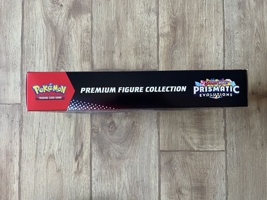 Pokémon TCG Prismatic Evolutions Premium Figure Collection
