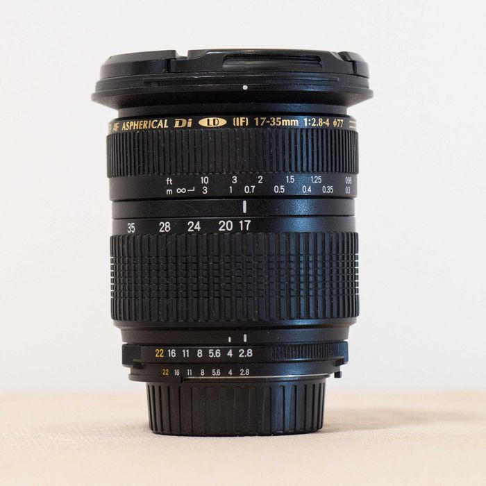 Надширококутний Nikon AF 18-35 F3.5-4.5D об'єктив пейзаж архітектура