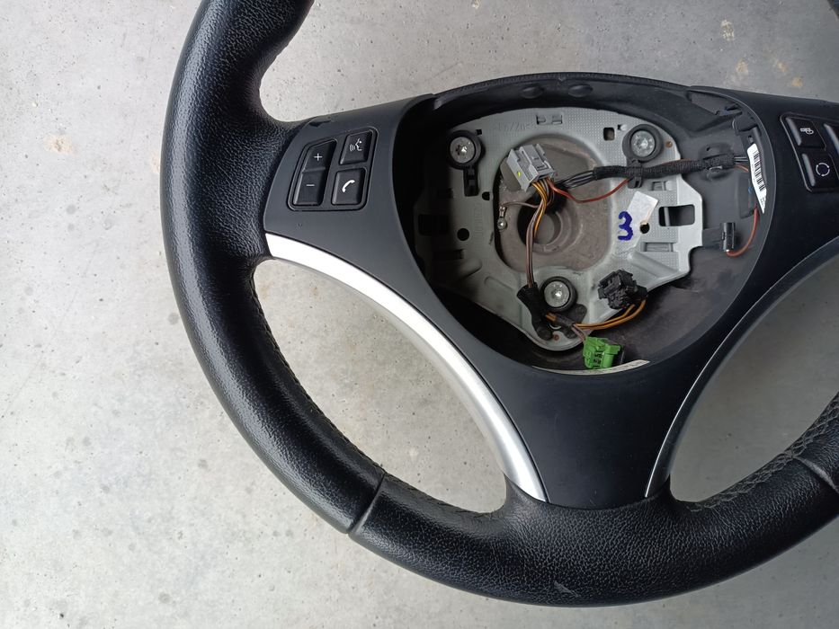 Kierownica sport z multifunkcją BMW E90 E91 E92 E93 E87 E81 E82 E88 X1