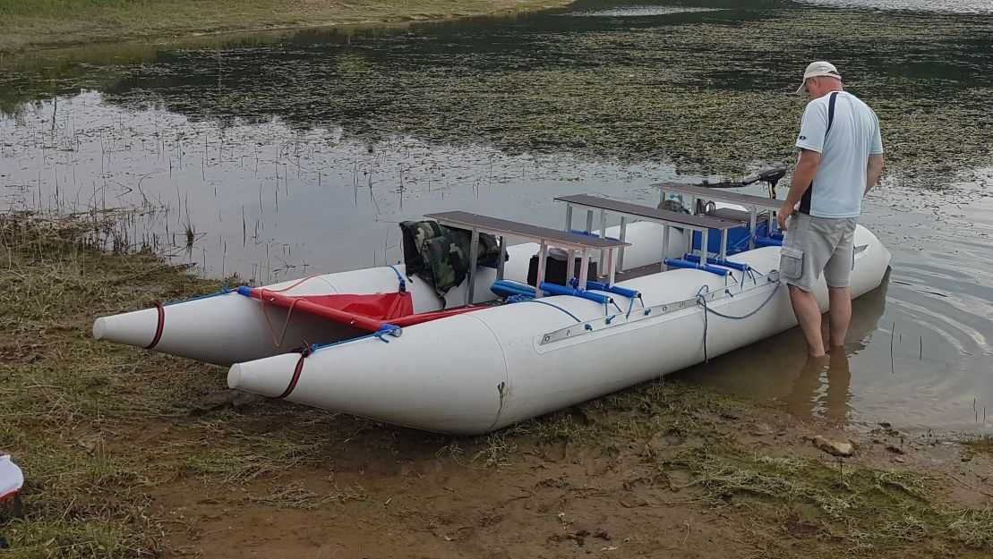Ponton katamaran spacerowy