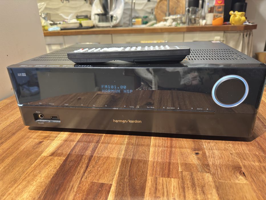 Harman Kardon AVR 171/230 z pilotem.