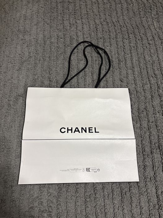 Torba papierowa Chanel z kwiatem
