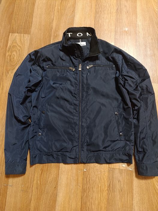 продам куртку ветровку stone island casual old money
- Д