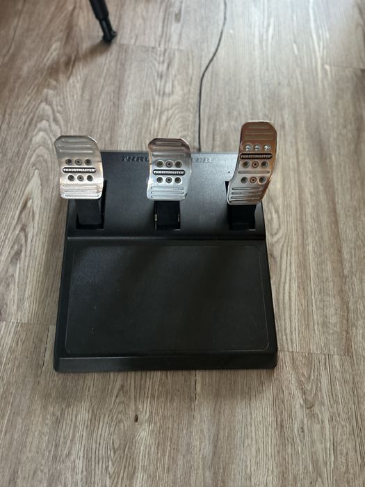 Volante Thrustmaster T150