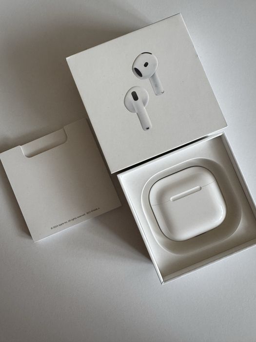 Кейс/футляр airpods 4 б/у стан 8/10