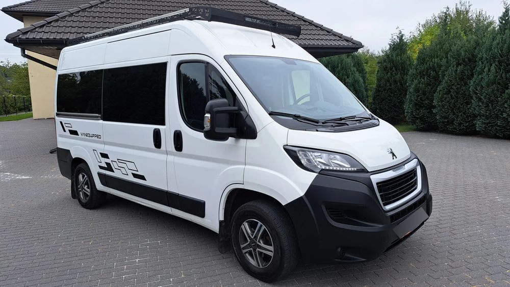 Peugeot Boxer Peugeot Boxer, manualna skrzynia, bardzo dobry stan, obrotnice foteli