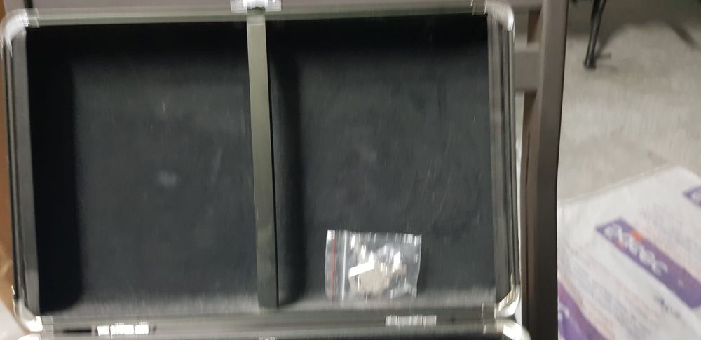 Caixa de arrumação para CD's/DVD's